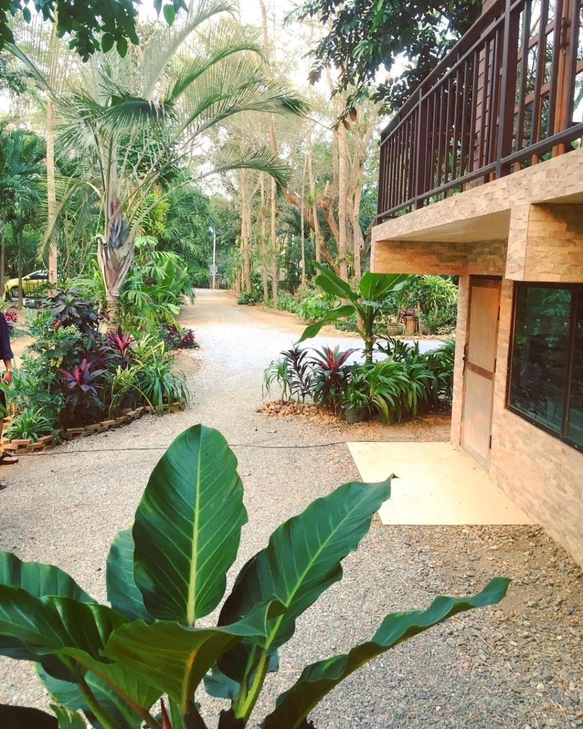 เรือนสารภี Apartment Phrae Exterior photo